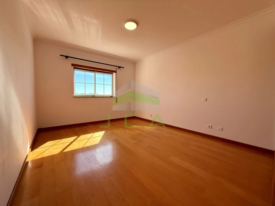 Apartamento T3 para Arrendamento em Leiria, Pousos, Barreira e Cortes Foto 16