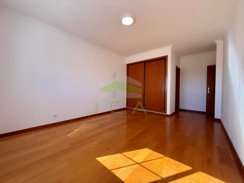 Apartamento T3 para Arrendamento em Leiria, Pousos, Barreira e Cortes Foto 17