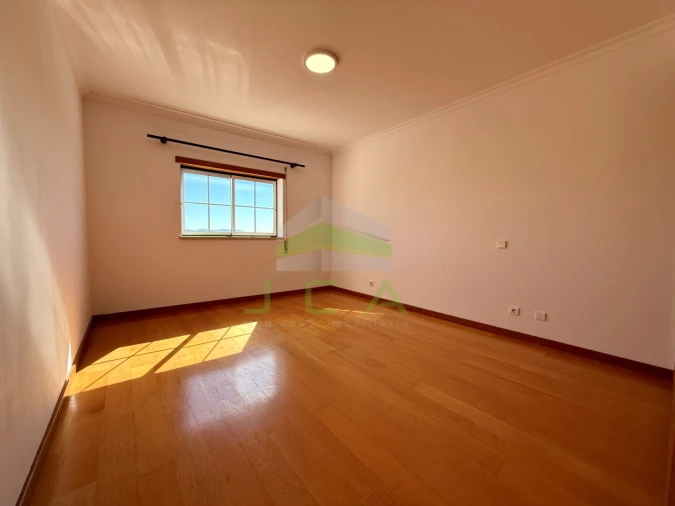 Apartamento T3 para Arrendamento em Leiria, Pousos, Barreira e Cortes Foto 16