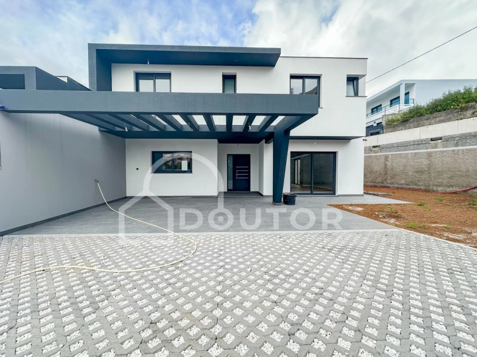 Moradia T3 para Venda em São Roque Foto 1