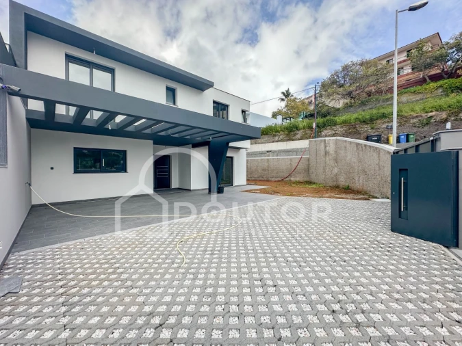 Moradia T3 para Venda em São Roque Foto 3