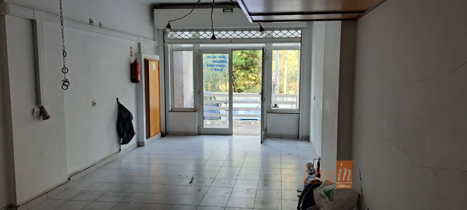 Loja para Arrendamento em Queluz e Belas Foto 1