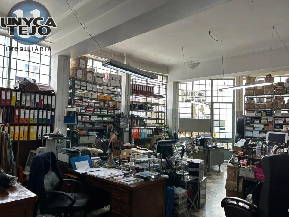 Armazém para Venda em Arroios Foto 7