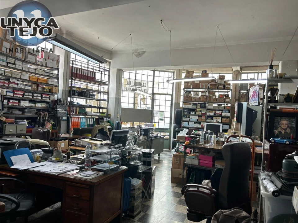 Armazém para Venda em Arroios Foto 8