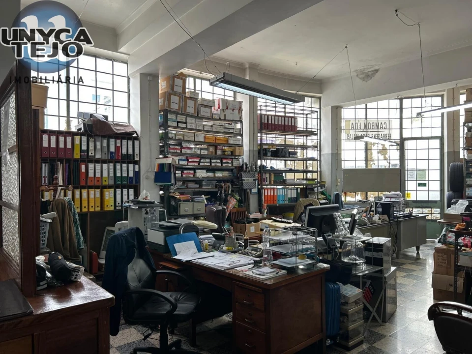 Armazém para Venda em Arroios Foto 9