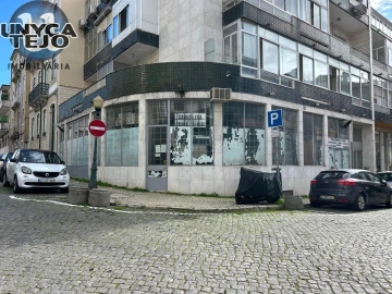 Armazém para Venda em Arroios