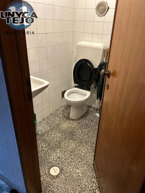 Armazém para Venda em Arroios