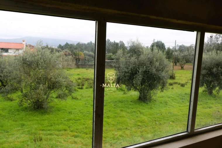 Moradia T4 para Venda em Casal Comba Foto 7