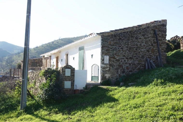 Quinta T2 para Venda em Santa Catarina da Fonte do Bispo Foto 10