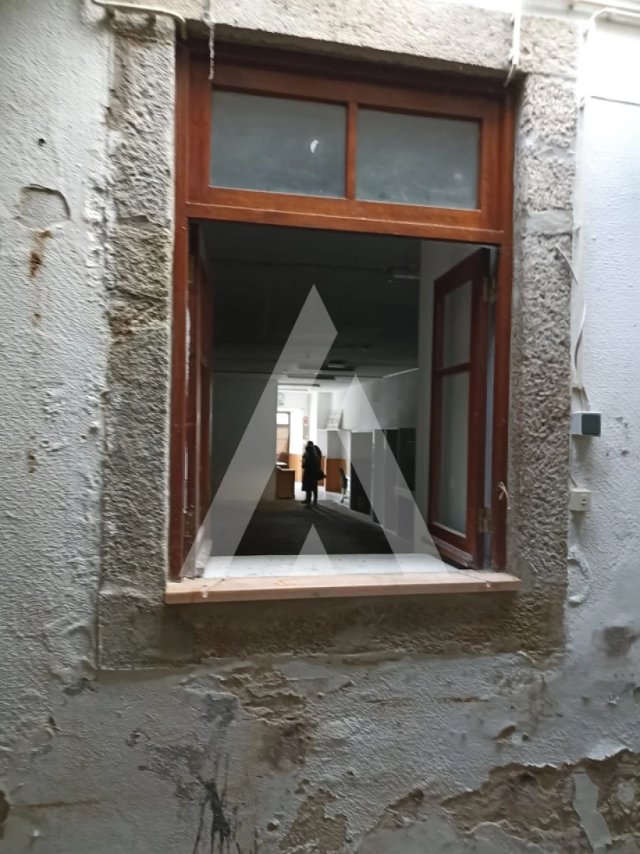 Armazém para Arrendamento em Santa Maria Maior e Monserrate e Meadela Foto 16