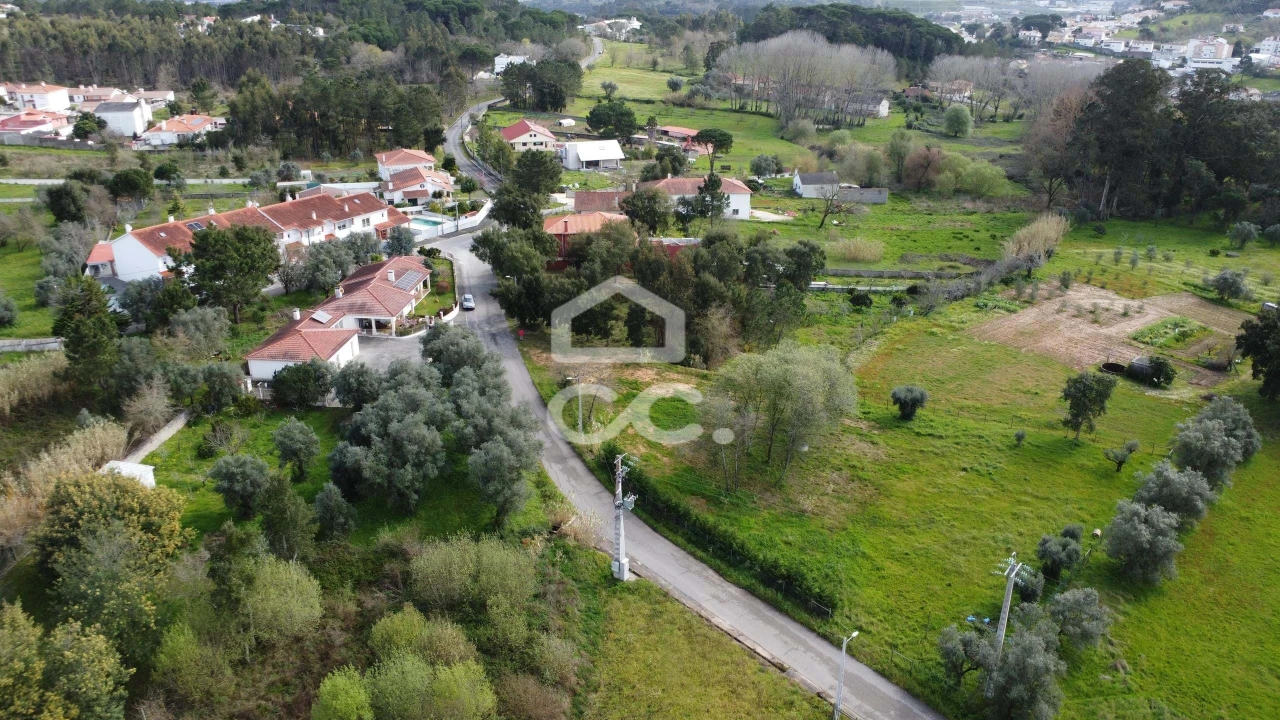 Terreno para Venda em Parceiros e Azoia Foto 6