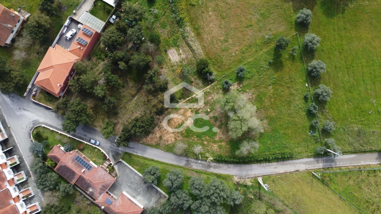 Terreno para Venda em Parceiros e Azoia Foto 3