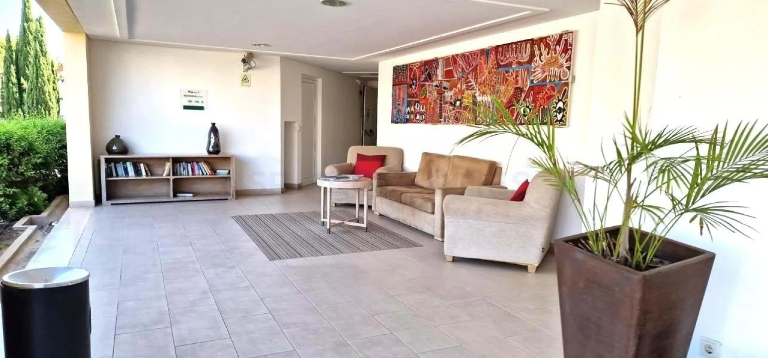 Apartamento T2 para Venda em Quarteira Foto 7