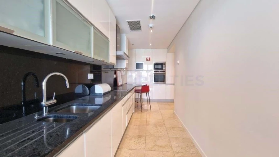 Apartamento T2 para Venda em Quarteira Foto 4