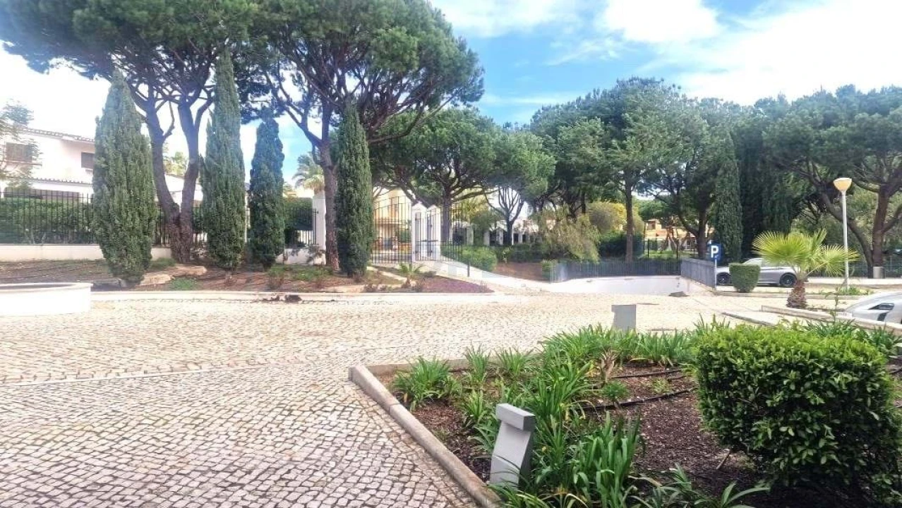 Apartamento T2 para Venda em Quarteira Foto 36