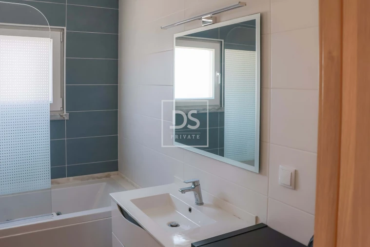 Moradia T3 para Venda em Silveira Foto 22