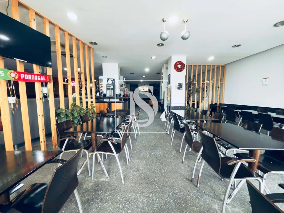 Negócio para Venda em Santo Tirso, Couto (Santa Cristina e São Miguel) e Burgães Foto 1