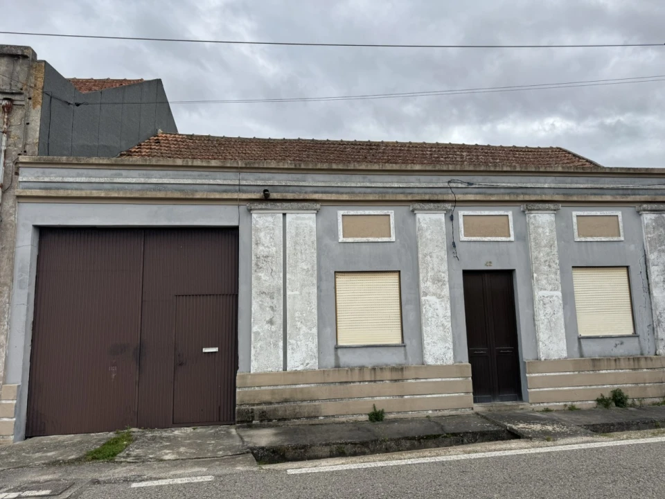 Moradia T4 para Venda em Alqueidão Foto 2