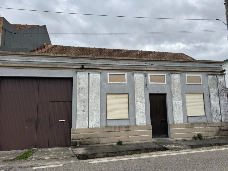 Moradia T4 para Venda em Alqueidão Foto 3