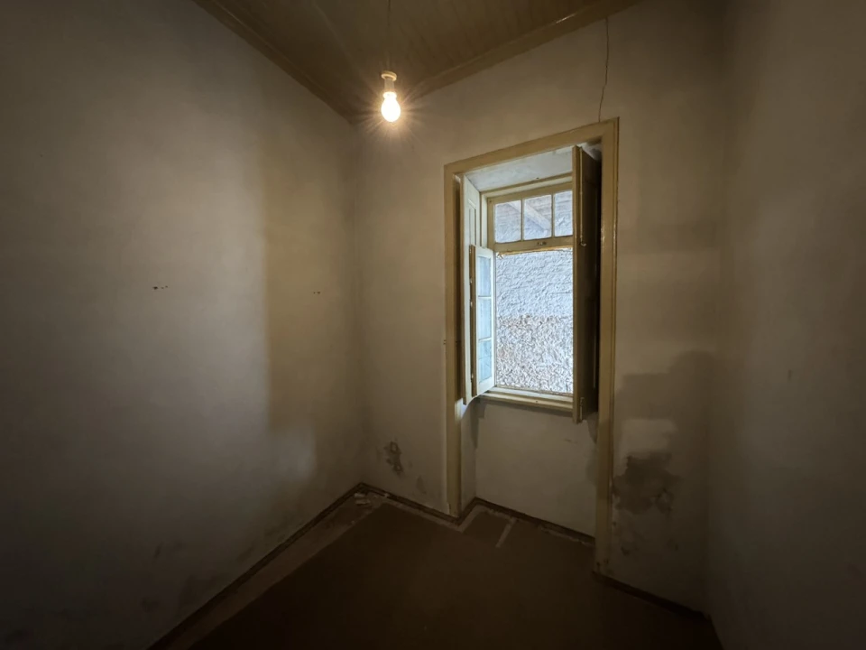 Moradia T4 para Venda em Alqueidão Foto 11