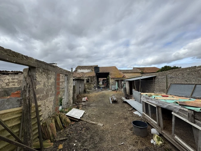 Moradia T4 para Venda em Alqueidão Foto 39