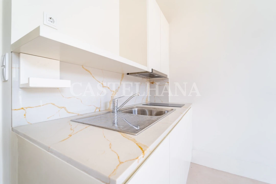 Apartamento T1 para Venda em Cedofeita, Santo Ildefonso, Sé, Miragaia, São Nicolau e Vitória Foto 4