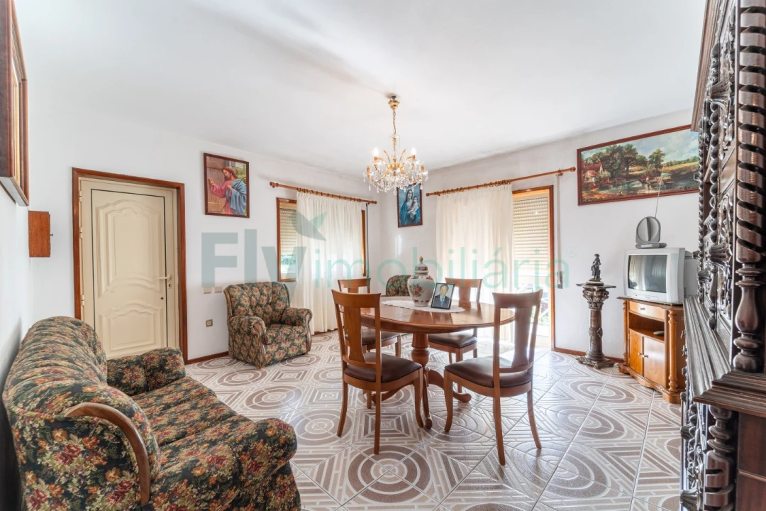 Moradia T4 para Venda em Costa Foto 6