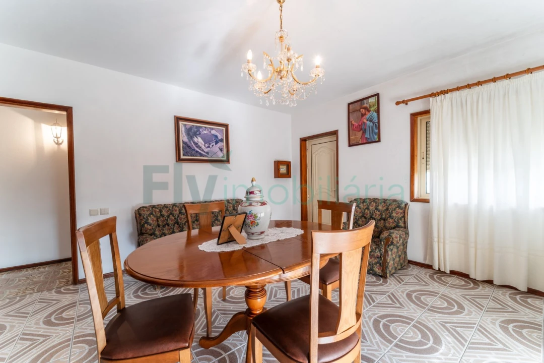 Moradia T4 para Venda em Costa Foto 9