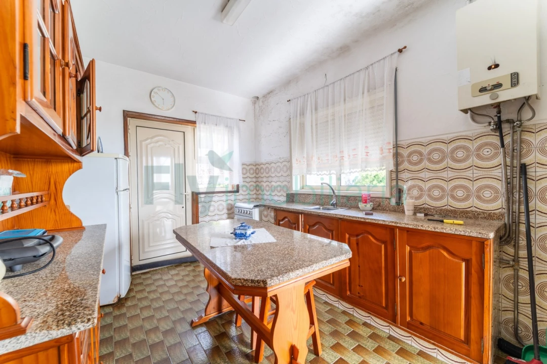 Moradia T4 para Venda em Costa Foto 11