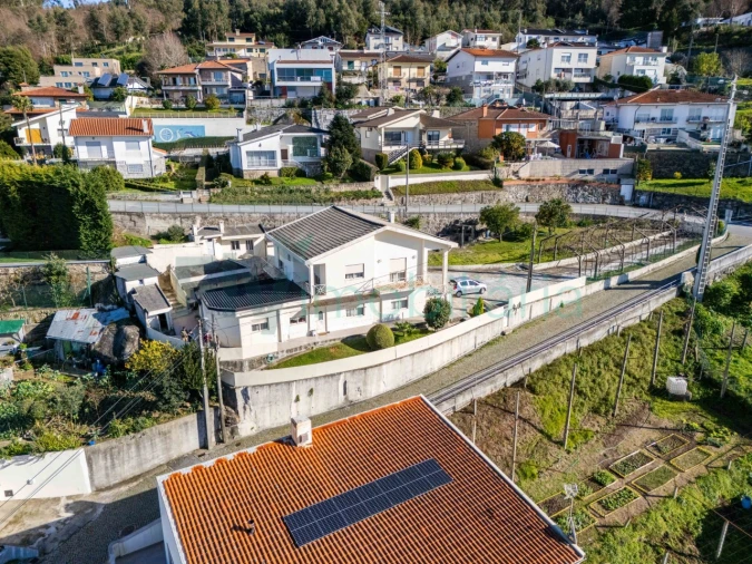 Moradia T4 para Venda em Costa Foto 2