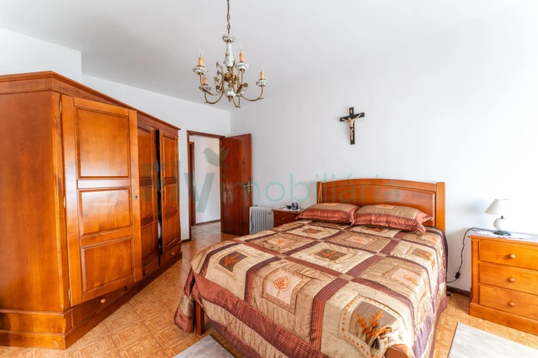 Moradia T4 para Venda em Costa Foto 14