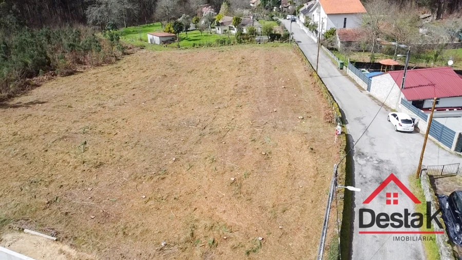Terreno para Venda em Carvalhais e Candal Foto 3