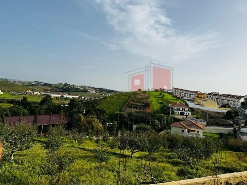 Moradia T3 para Venda em Azueira e Sobral da Abelheira Foto 3