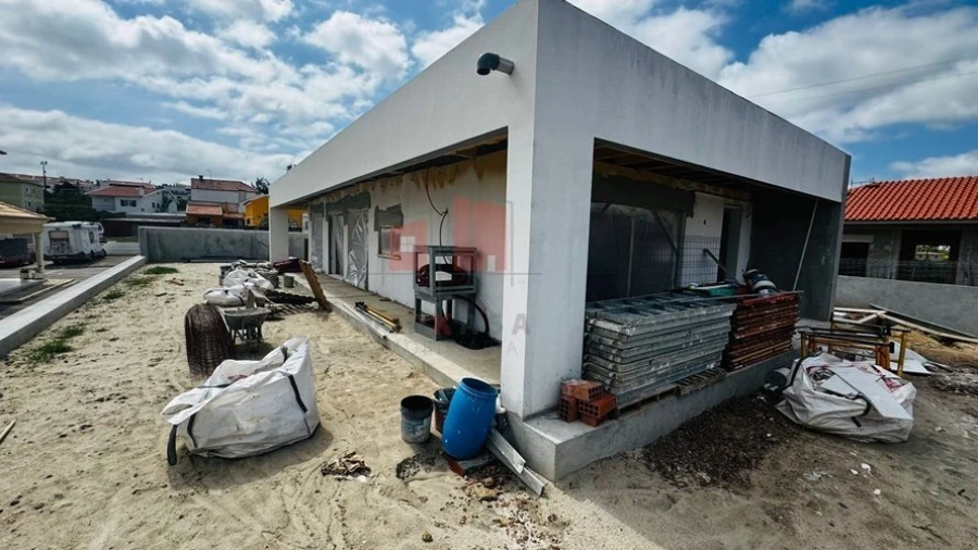 Moradia T3 para Venda em Azueira e Sobral da Abelheira Foto 4