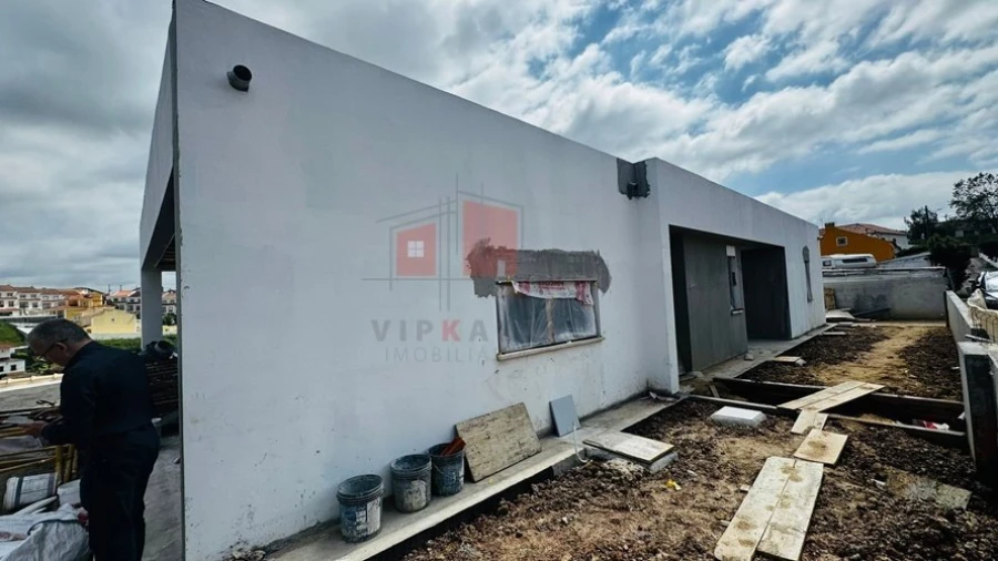 Moradia T3 para Venda em Azueira e Sobral da Abelheira Foto 6