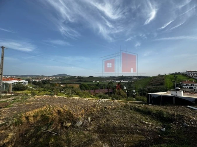 Moradia T3 para Venda em Azueira e Sobral da Abelheira Foto 5