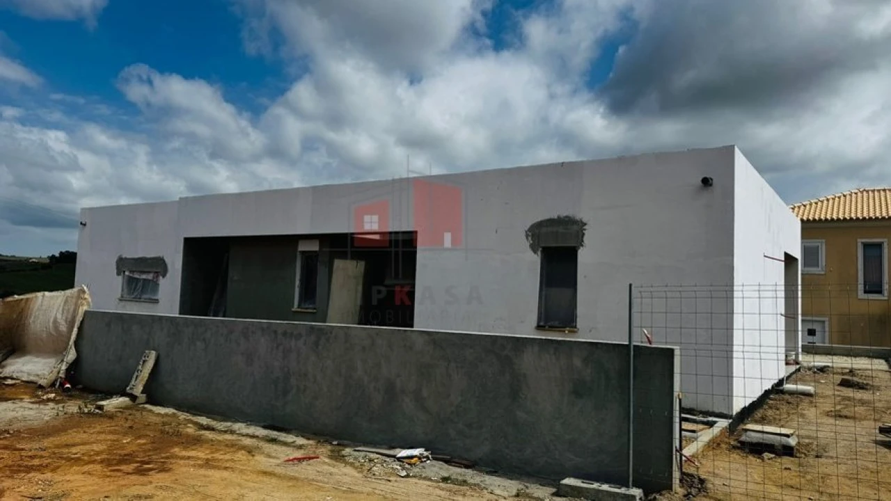 Moradia T3 para Venda em Azueira e Sobral da Abelheira Foto 2