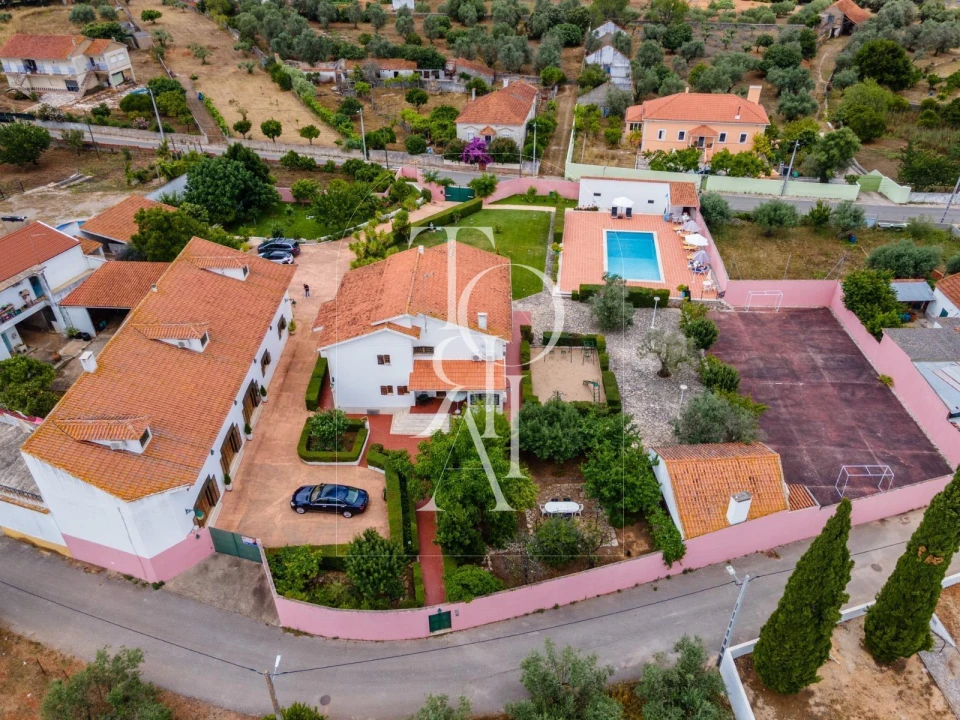 Quinta T9 para Venda em Malhou, Louriceira e Espinheiro Foto 3