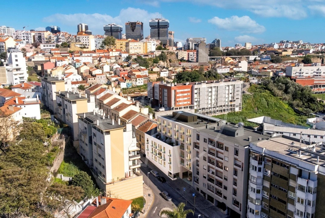 Apartamento T1 para Venda em Campolide Foto 9