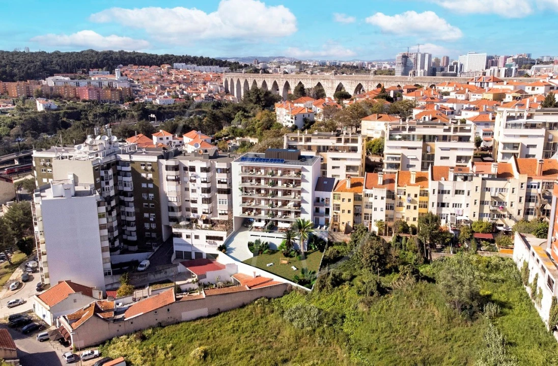 Apartamento T2 para Venda em Campolide Foto 14