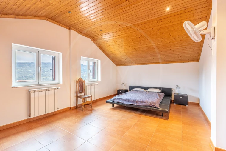 Moradia T4 para Venda em Soutelo de Aguiar Foto 7