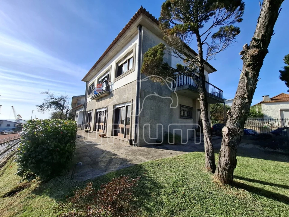 Moradia T5 para Venda em Santa Maria Maior e Monserrate e Meadela Foto 1