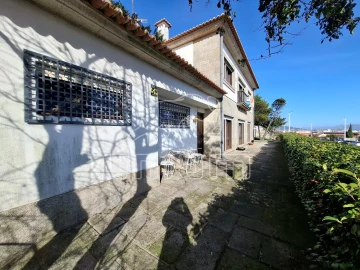 Moradia T5 para Venda em Santa Maria Maior e Monserrate e Meadela