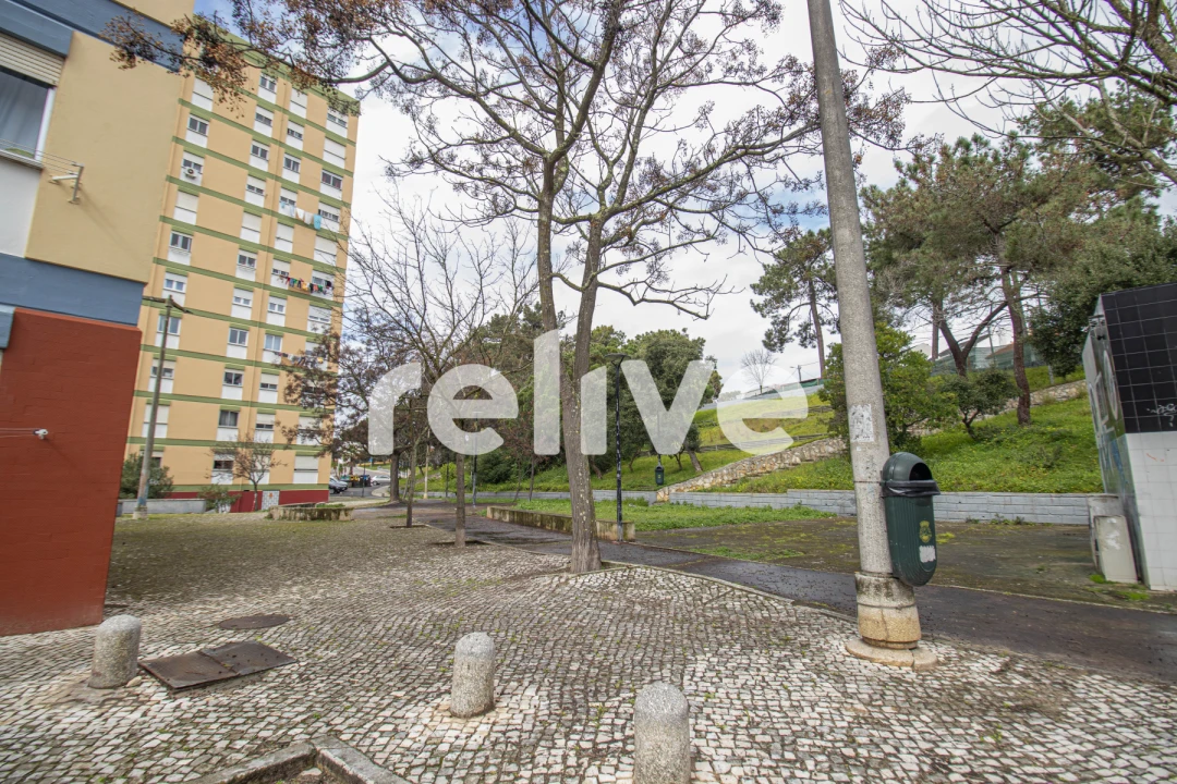 Apartamento T2 para Venda em Corroios Foto 23