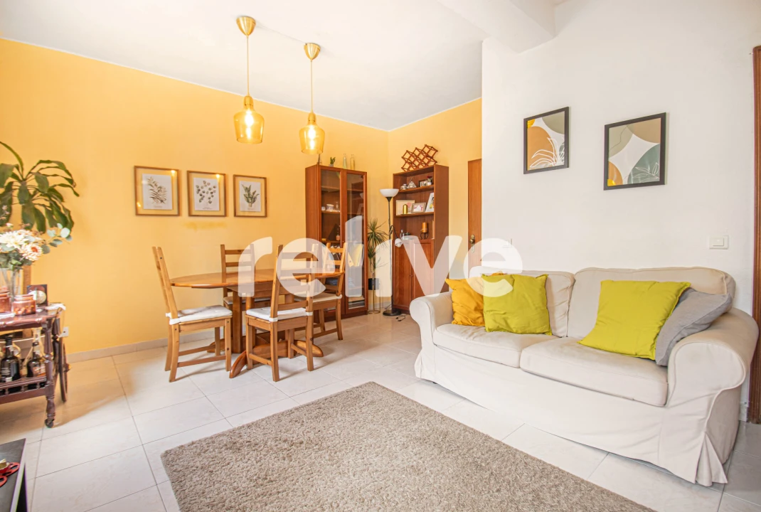 Apartamento T2 para Venda em Corroios Foto 2