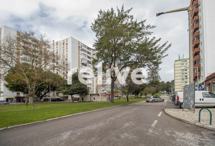Apartamento T2 para Venda em Corroios Foto 24