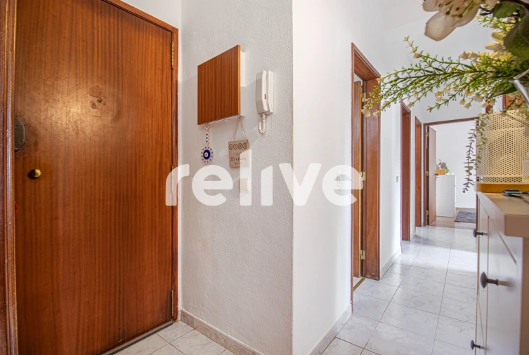 Apartamento T2 para Venda em Corroios Foto 8