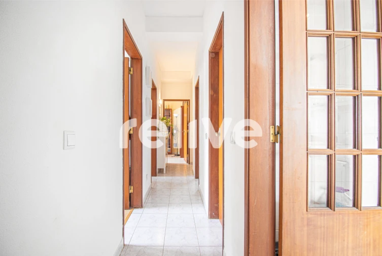 Apartamento T2 para Venda em Corroios Foto 6