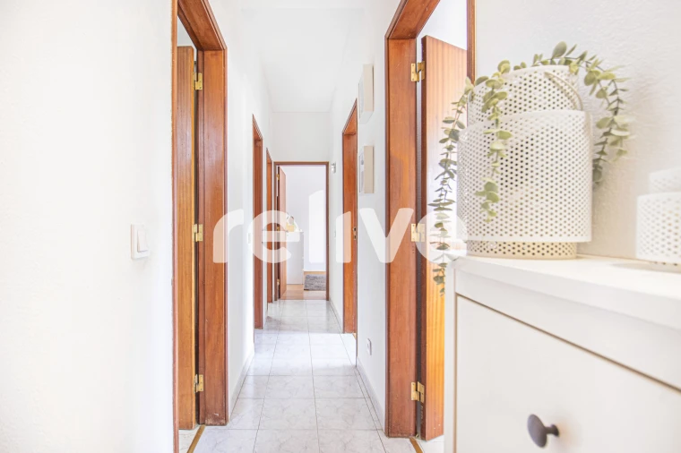 Apartamento T2 para Venda em Corroios Foto 5