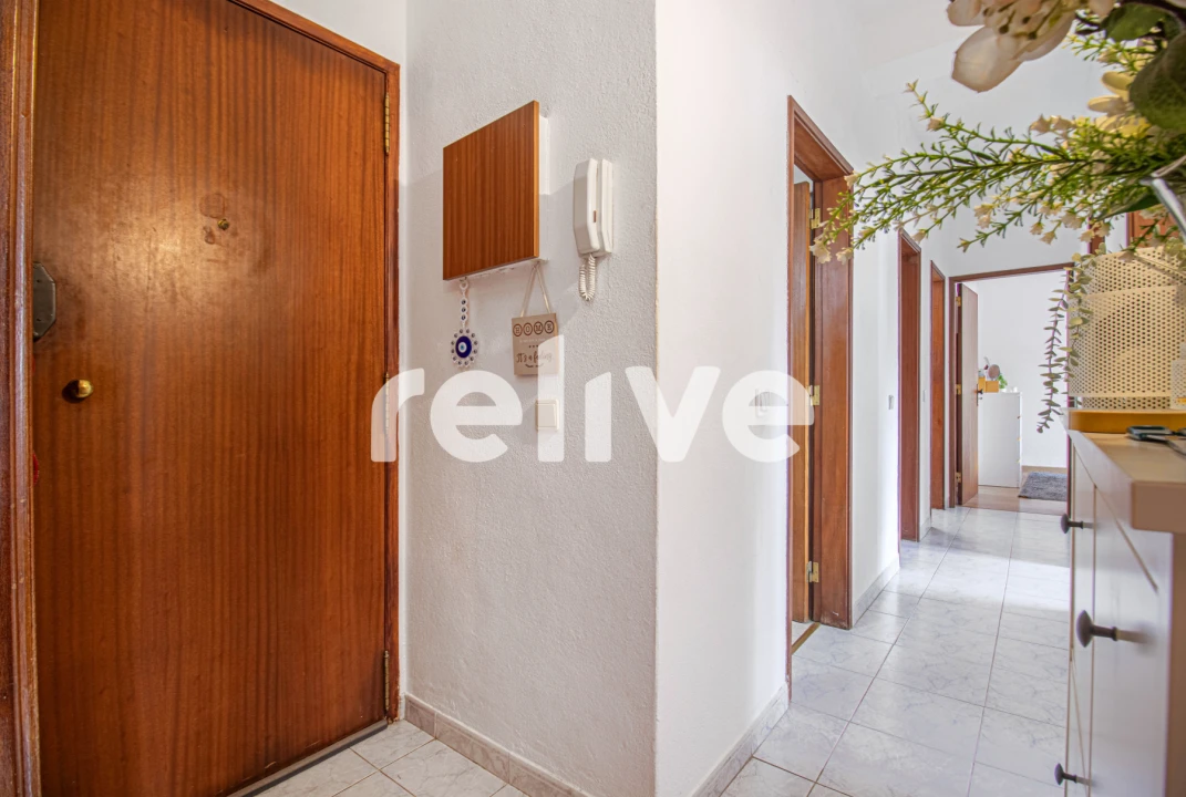 Apartamento T2 para Venda em Corroios Foto 8